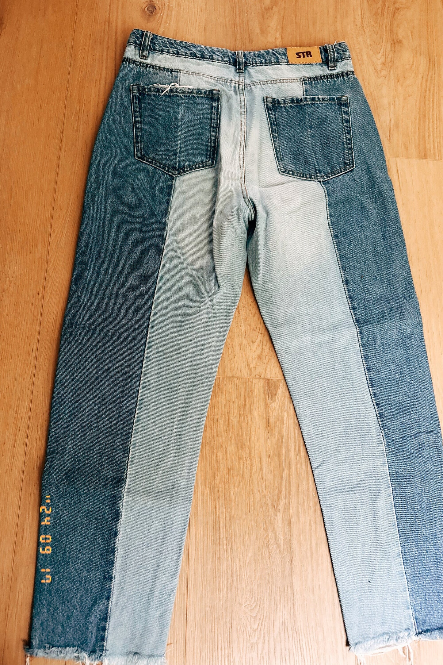 Two-toned straight leg high waisted jeans | W US 6