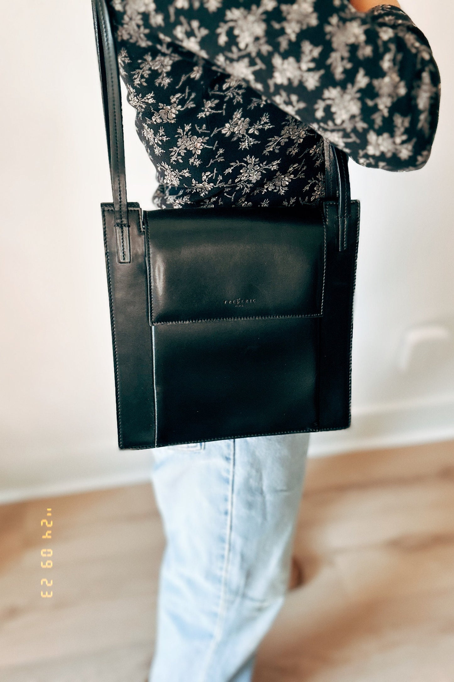 Structured leather tote bag - black