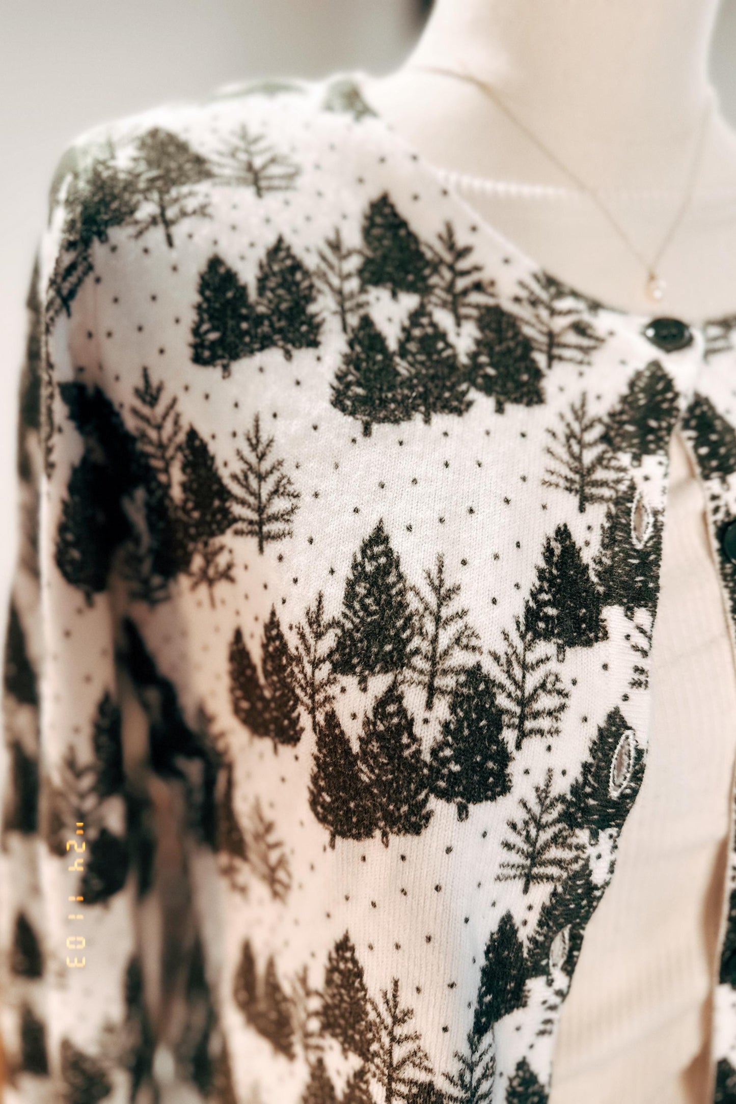 Cream christmas tree sweater vintage | M